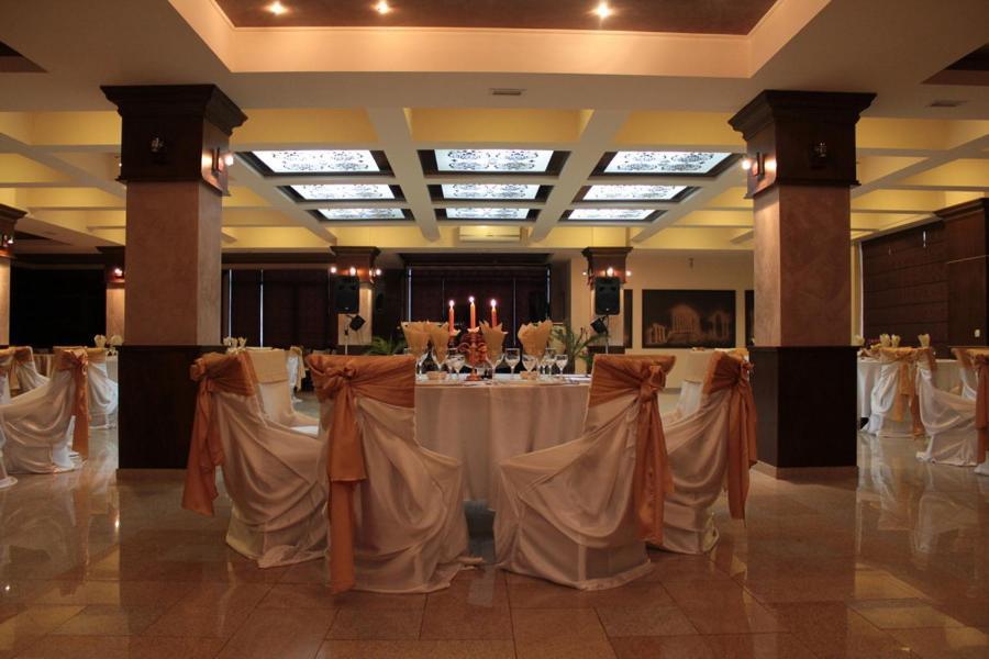 Hotel Imperium Suceava Exterior foto