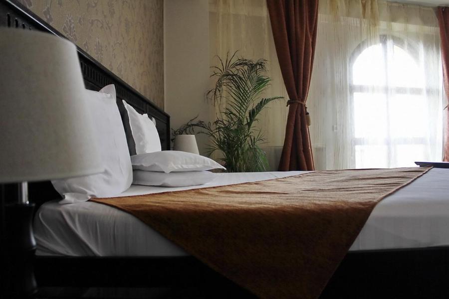 Hotel Imperium Suceava Exterior foto